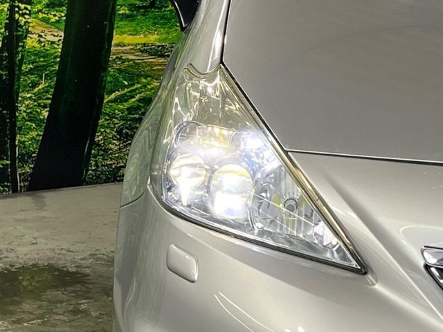 TOYOTA PRIUS ALPHA 2013 Image 31