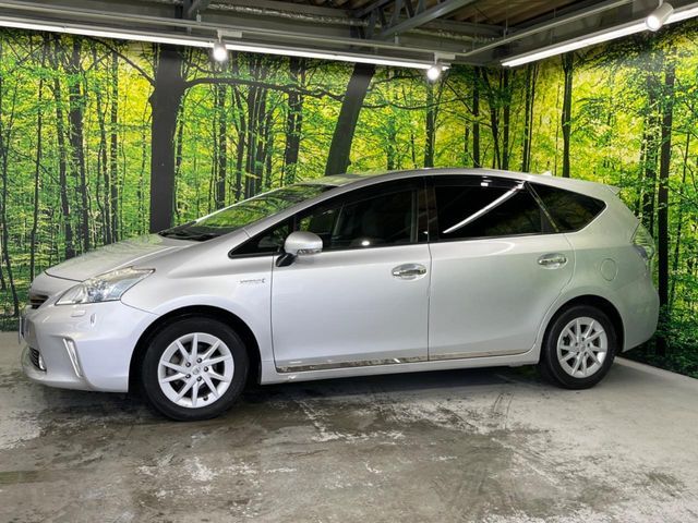 TOYOTA PRIUS ALPHA 2013 Image 31