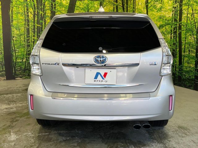 TOYOTA PRIUS ALPHA 2013 Image 31