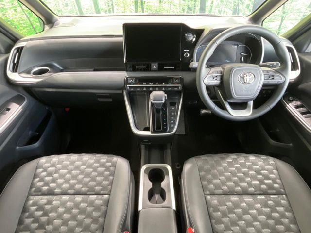 TOYOTA VOXY HYBRID 2025 Image 31