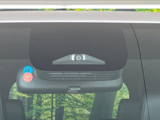 TOYOTA VOXY HYBRID 2025 Image 31