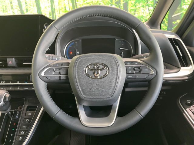 TOYOTA VOXY HYBRID 2025 Image 31