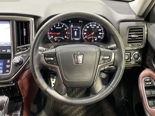 TOYOTA CROWN SEDAN 2016 Image 31