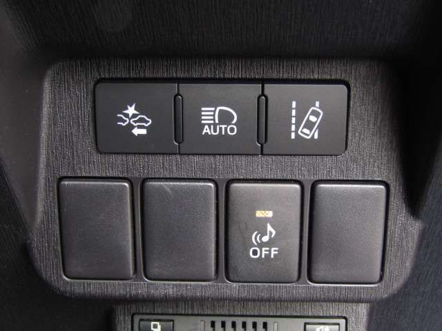 TOYOTA PRIUS ALPHA 2016 Image 31