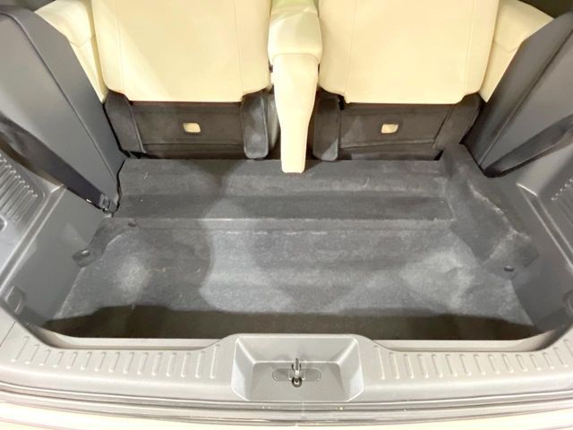 NISSAN ELGRAND 2015 Image 31