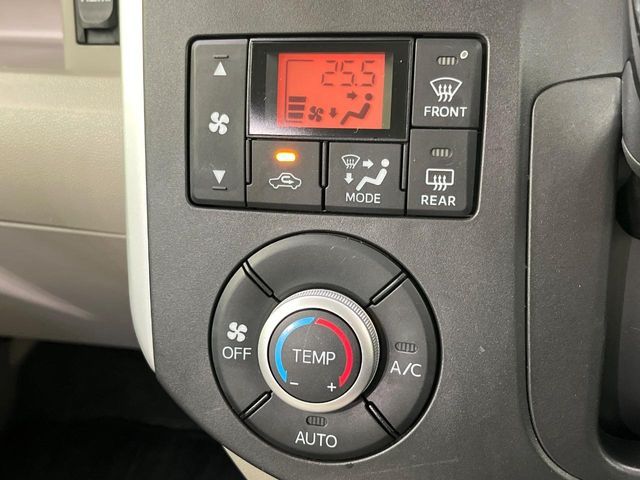 DAIHATSU TANTO 2014 Image 31