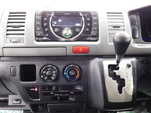 TOYOTA HIACE VAN 1.25T 2WD 2013 Image 31