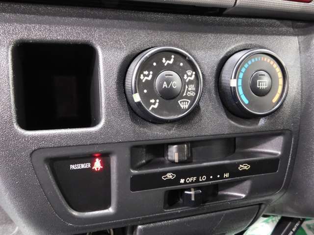 TOYOTA HIACE VAN 1.25T 2WD 2013 Image 31