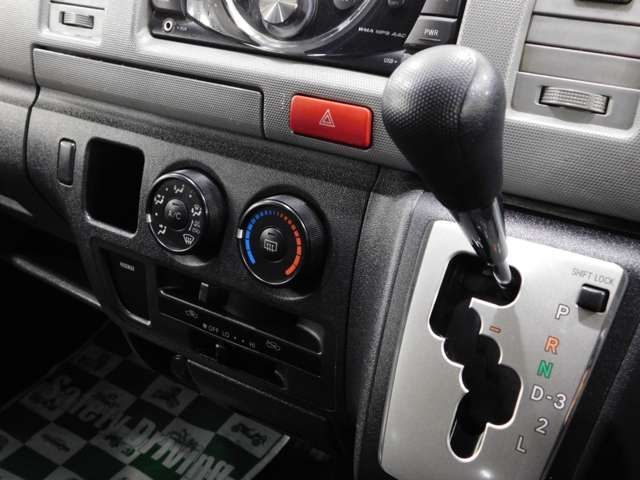 TOYOTA HIACE VAN 1.25T 2WD 2013 Image 31