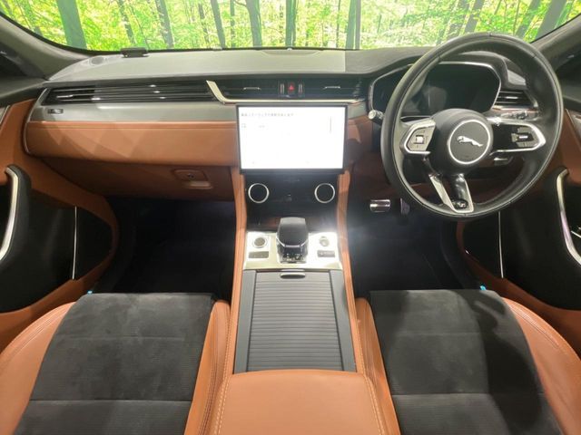 JAGUAR F-PACE 2024 Image 31