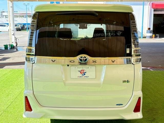 TOYOTA VOXY HYBRID 2018 Image 31