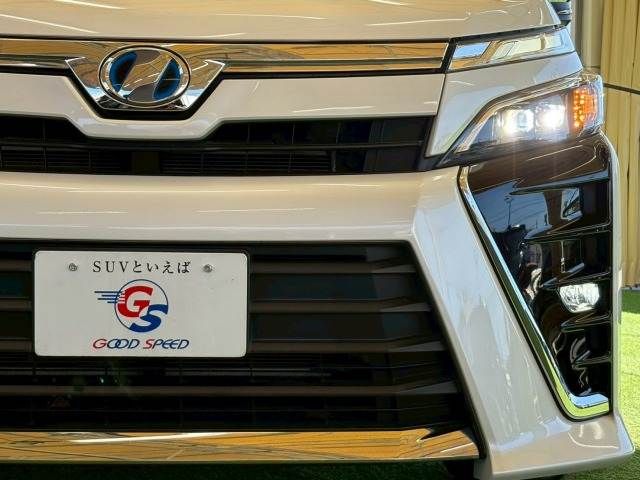 TOYOTA VOXY HYBRID 2018 Image 31
