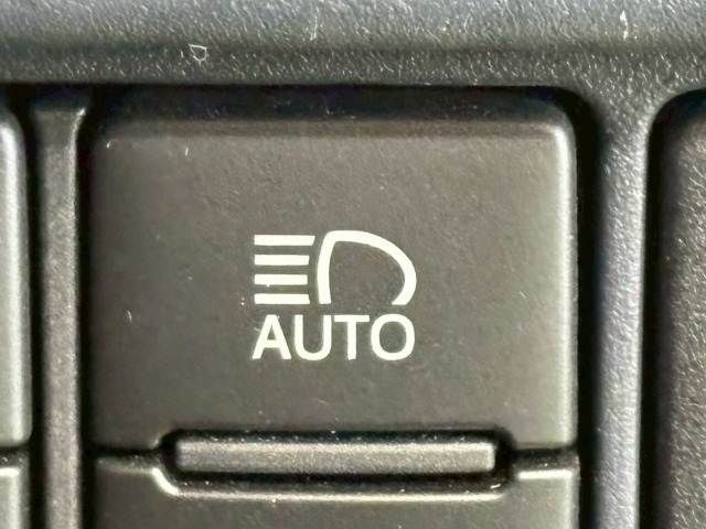 TOYOTA VOXY 2016 Image 31