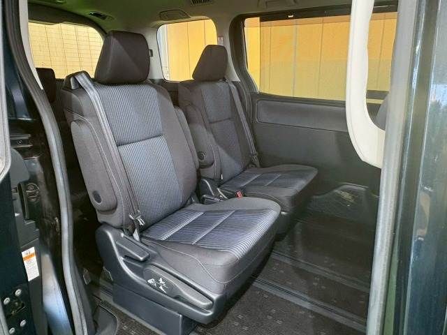 TOYOTA VOXY 2016 Image 31