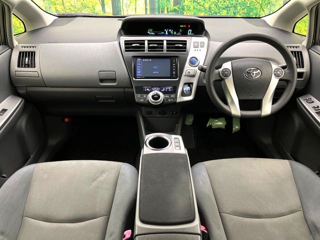 TOYOTA PRIUS ALPHA 2014 Image 31