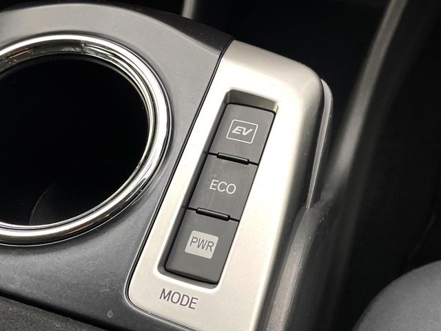 TOYOTA PRIUS ALPHA 2014 Image 31