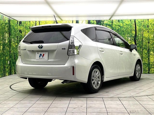 TOYOTA PRIUS ALPHA 2014 Image 31