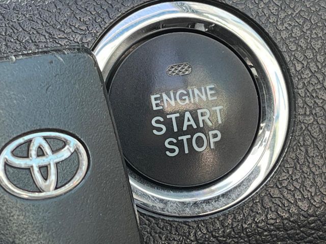 TOYOTA NOAH 2013 Image 31