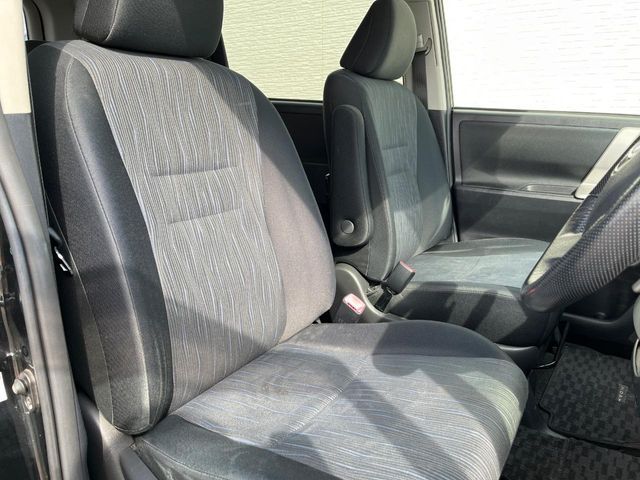 TOYOTA NOAH 2013 Image 31