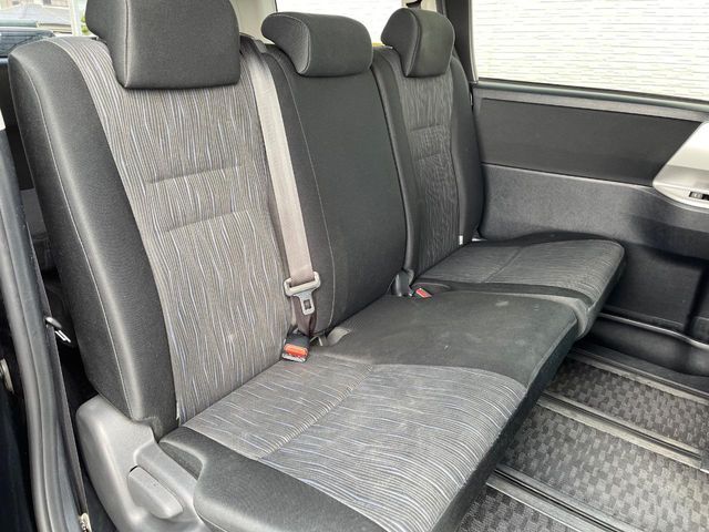 TOYOTA NOAH 2013 Image 31