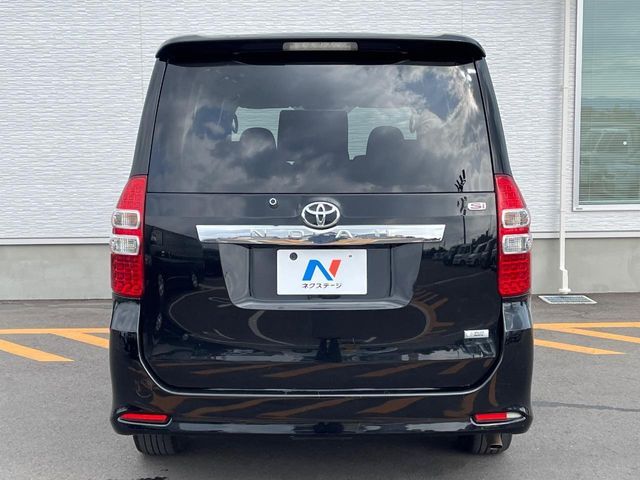 TOYOTA NOAH 2013 Image 31
