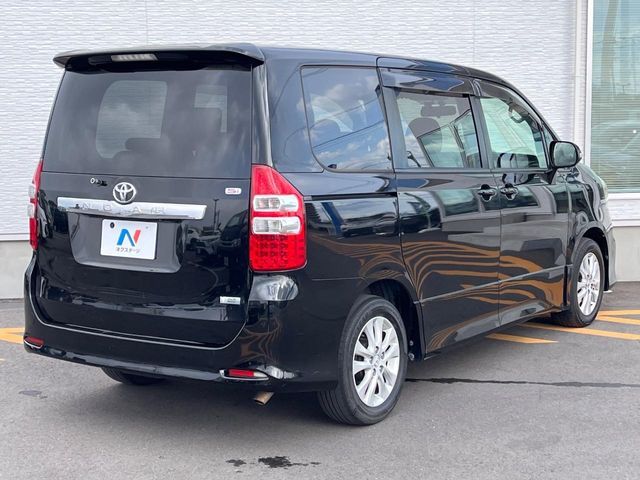 TOYOTA NOAH 2013 Image 31