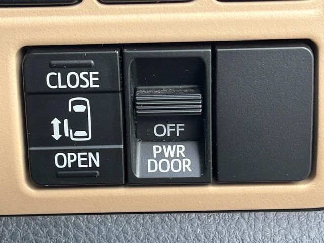 TOYOTA NOAH HYBRID 2014 Image 31