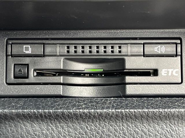 TOYOTA NOAH HYBRID 2014 Image 31