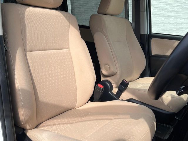 TOYOTA NOAH HYBRID 2014 Image 31