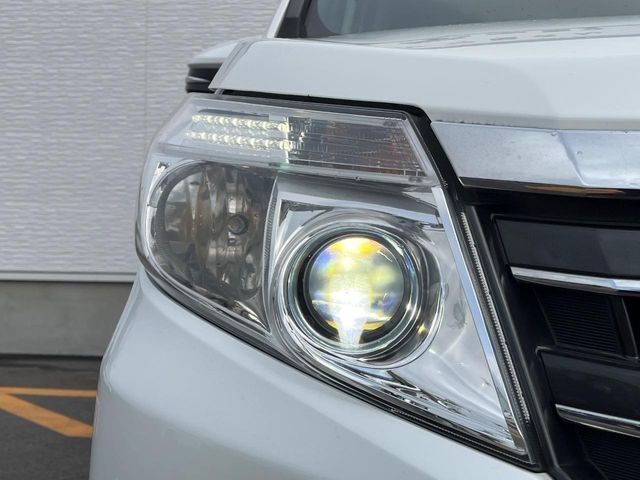 TOYOTA NOAH HYBRID 2014 Image 31