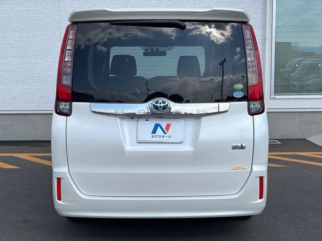 TOYOTA NOAH HYBRID 2014 Image 31