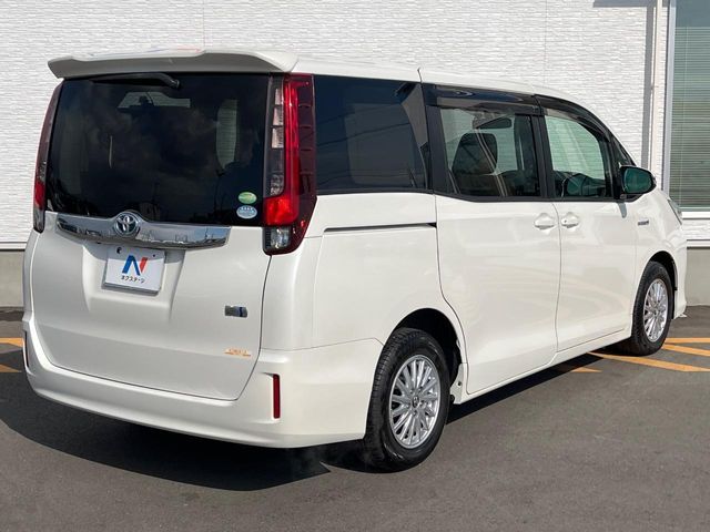 TOYOTA NOAH HYBRID 2014 Image 31