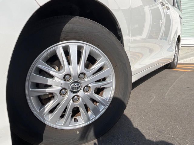 TOYOTA NOAH 2014 Image 31