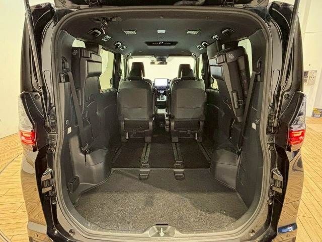 TOYOTA VOXY HYBRID 2022 Image 31