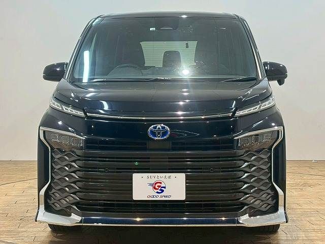 TOYOTA VOXY HYBRID 2022 Image 31