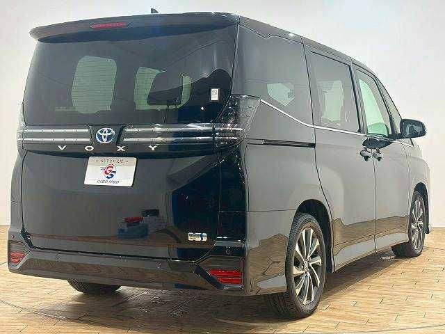 TOYOTA VOXY HYBRID 2022 Image 31