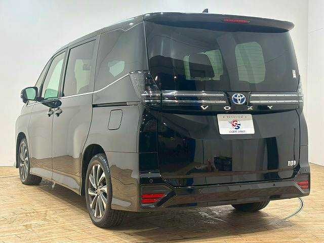 TOYOTA VOXY HYBRID 2022 Image 31