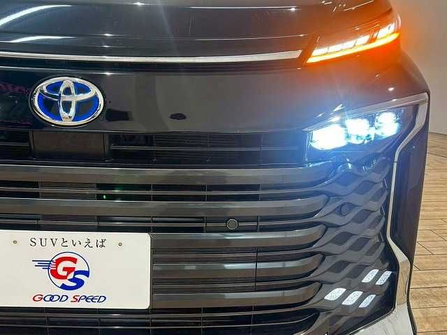 TOYOTA VOXY HYBRID 2022 Image 31