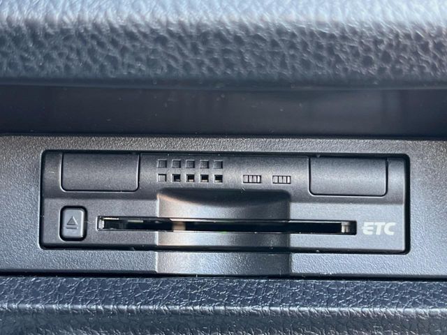 TOYOTA NOAH 2015 Image 31