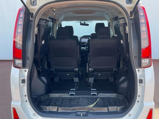 TOYOTA NOAH 2015 Image 31