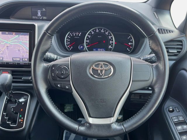 TOYOTA NOAH 2015 Image 31