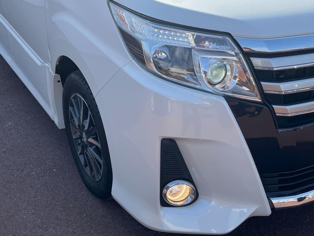 TOYOTA NOAH 2015 Image 31