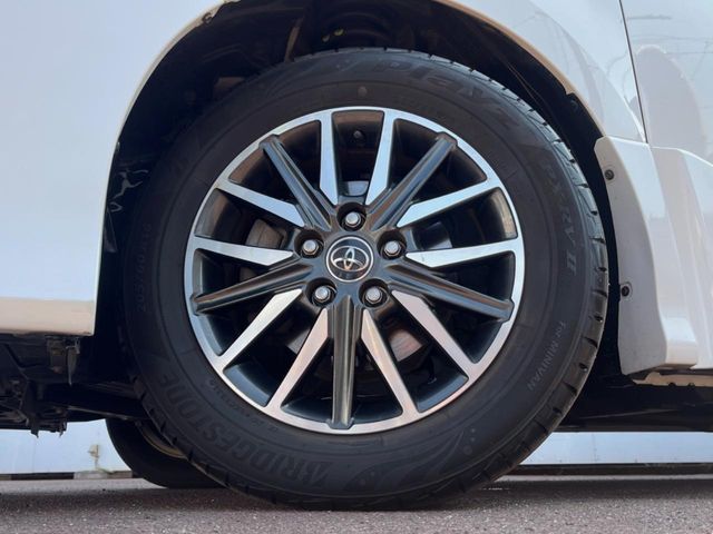 TOYOTA NOAH 2015 Image 31