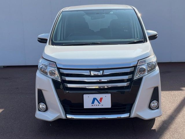 TOYOTA NOAH 2015 Image 31