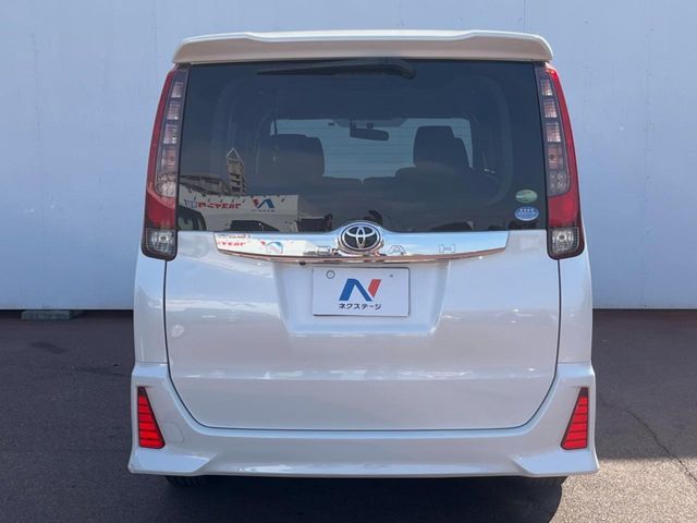 TOYOTA NOAH 2015 Image 31
