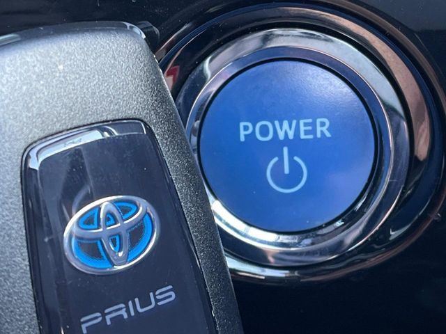 TOYOTA PRIUS 2016 Image 31