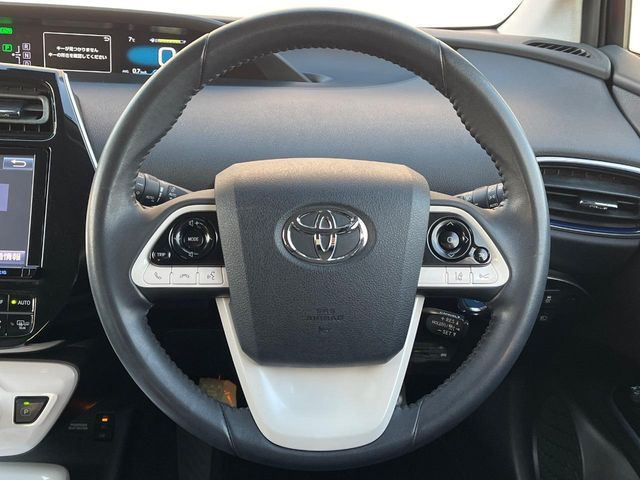 TOYOTA PRIUS 2016 Image 31