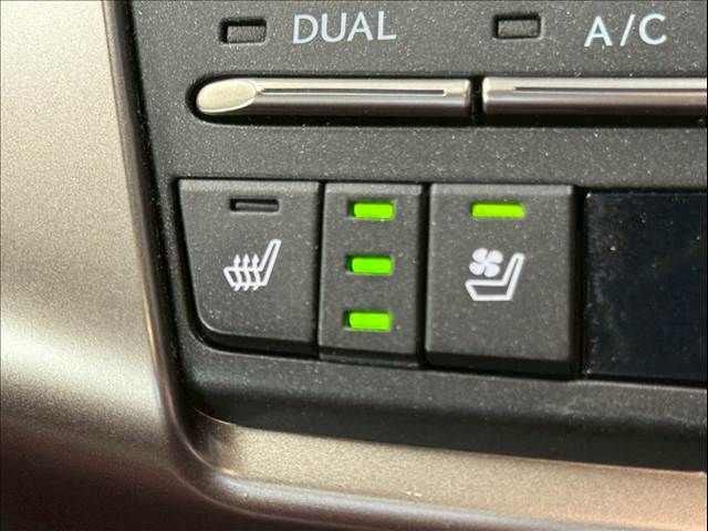 TOYOTA LEXUS NX300H 2019 Image 31