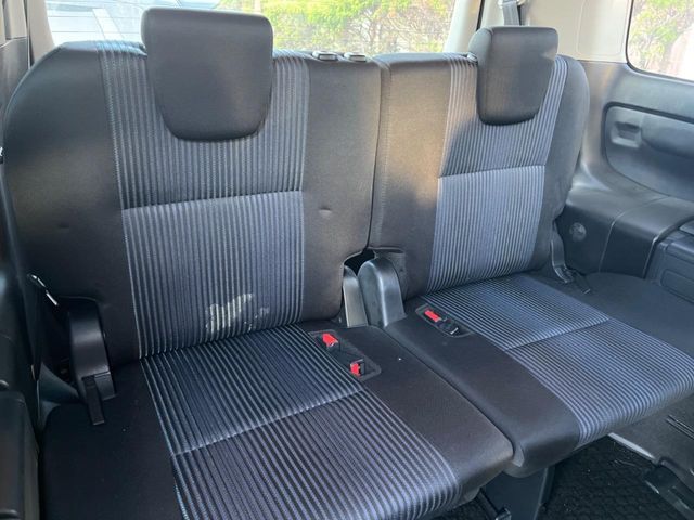 TOYOTA VOXY 2015 Image 31