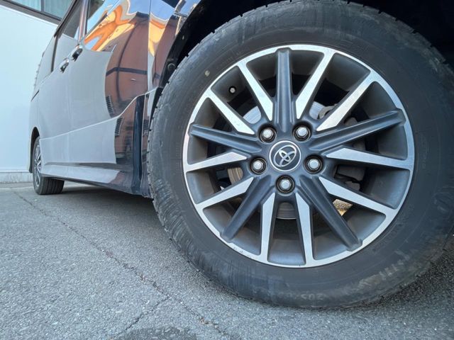 TOYOTA VOXY 2015 Image 31